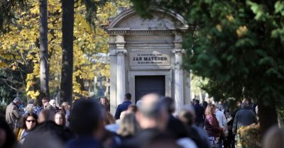 Uzbierano 74 tys. zł podczas XLV kwesty na cmentarzu Rakowickim w Krakowie